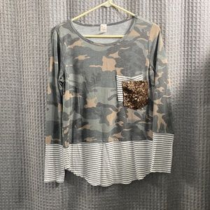 Women’s Long Sleeved Camo Hooded Shirt